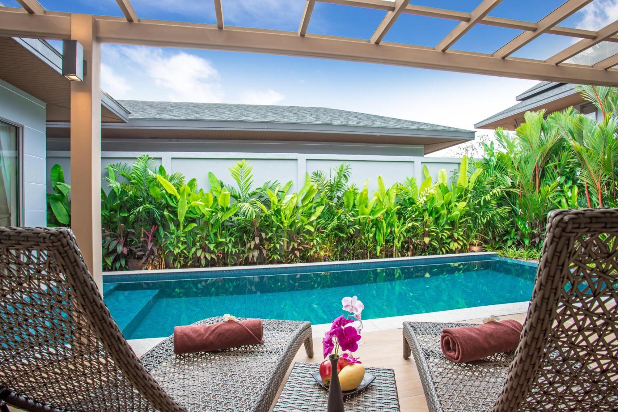 Boutique 2br Dalaa 4, Private Pool, Full Service, 5 Min Drive Pantai Kamala